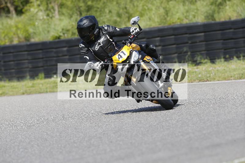 /Archiv-2025/09 22.04.2025 Cornu Master School ADR/rot-rouge/41